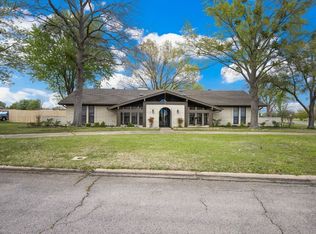 100 Oak Glen Dr, Greenville, TX 75402