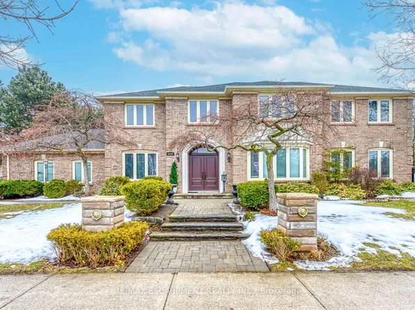 4220 Millcroft Park Dr, Burlington, ON L7M 3V5