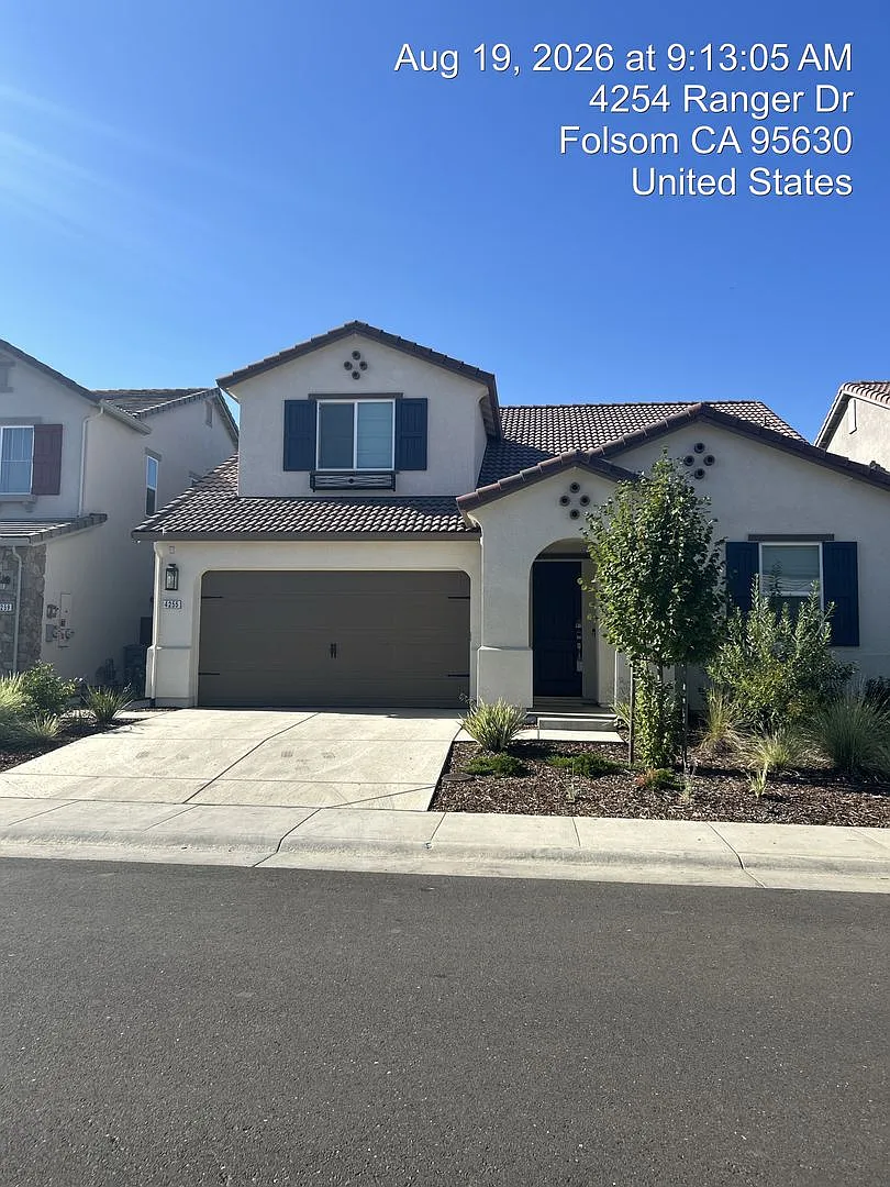 Gorgeous four bedroom two bath home — Photo 1