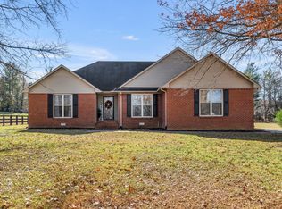 1042 Tom Osborne Rd, Columbia, TN 38401