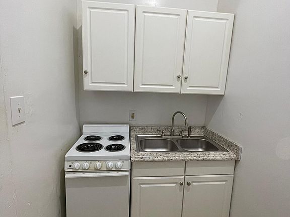 2nd image of 4000 Prytania St APT G
