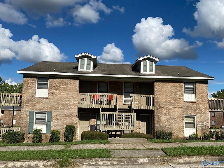 1504 Ascent Trl NW #B — Photo 1