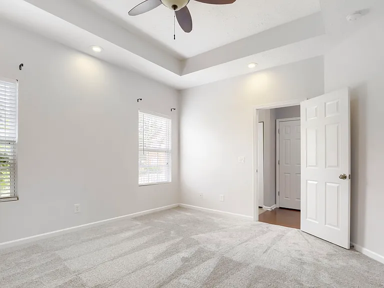 1235 Bainbridge Dr — Photo 7
