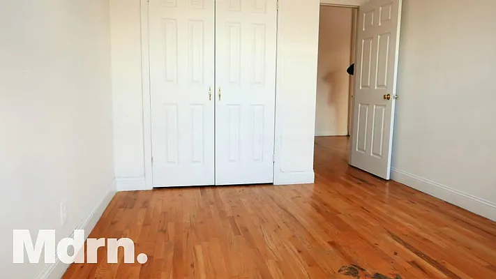 Rented by Mdrn Residential | media 12