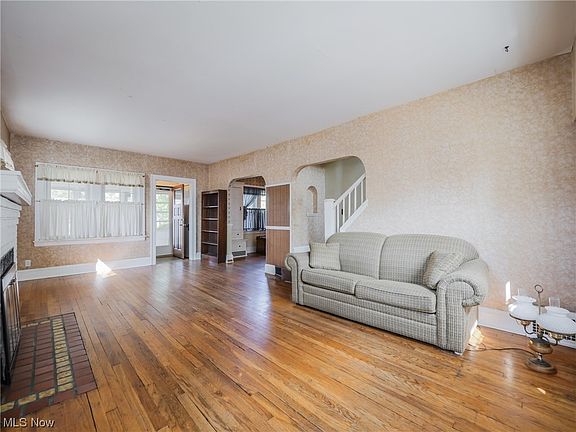 3rd image of 17913 Glenshire Ave
