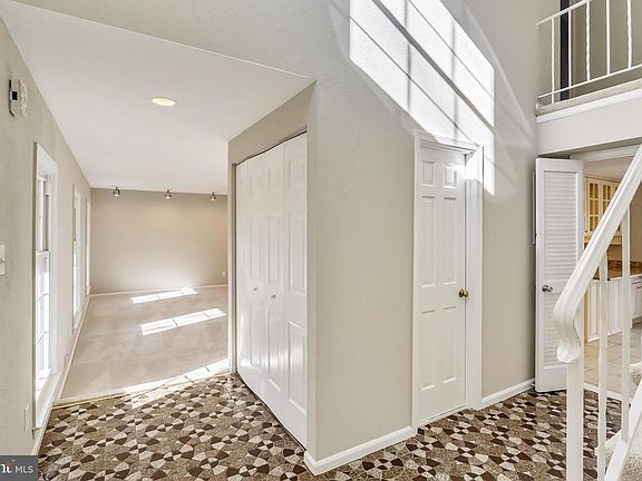 5th image of 12413 Goldfinch Ct
