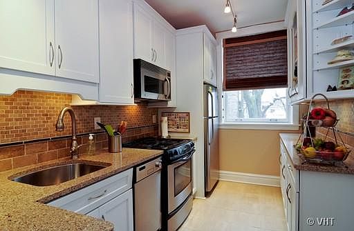 4th image of 749 W Brompton Ave #3