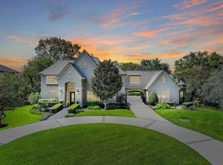 110 Century Dr, Friendswood, TX 77546
