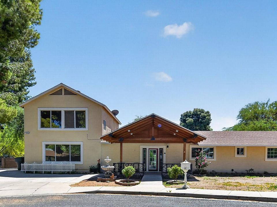 1st image of 9 SYLVAN Lane