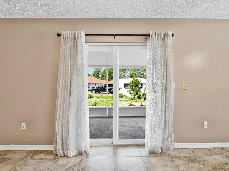 73B Buttonworth Dr — Photo 34