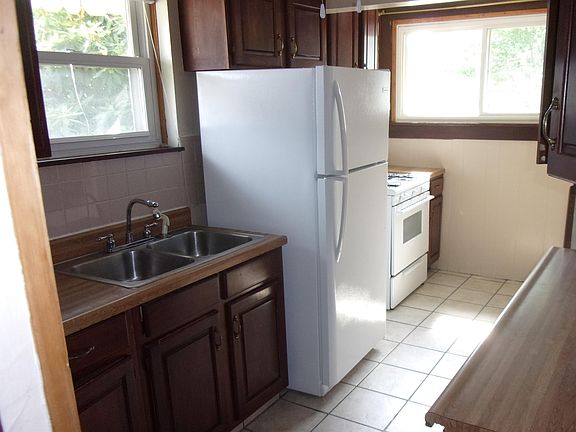 4th image of 2523 4th St
