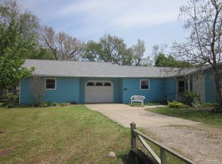 137 S Hugh St, Salina, KS 67401