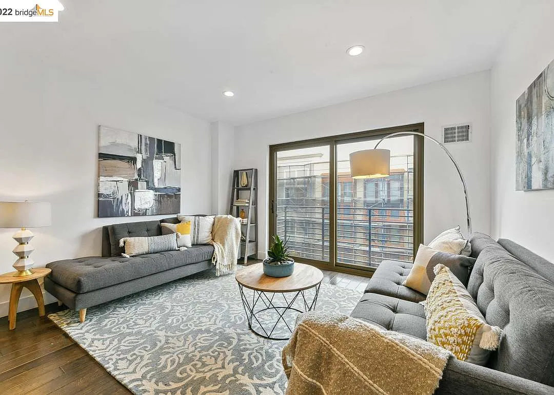 2 bed, 1062 sqft, $3,795 — Photo 1