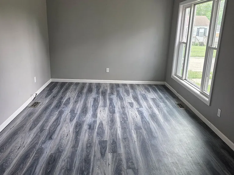 3175 Toledo Ave — Photo 4