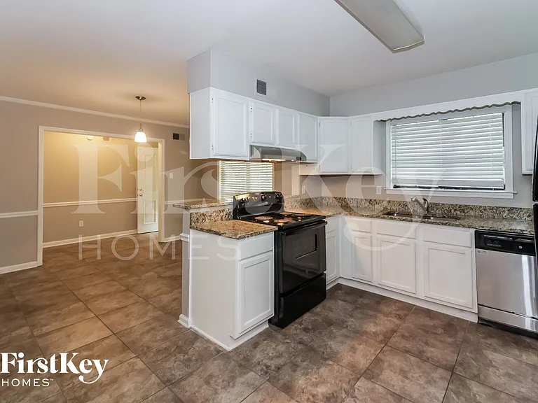 4619 Leash Ln — Photo 8