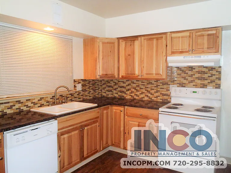 1320 S Gray St — Photo 4