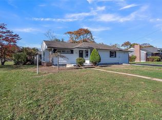 196 Jayne Ave, Patchogue, NY 11772