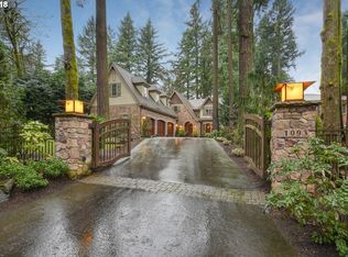 1093 Chandler Rd, Lake Oswego, OR 97034