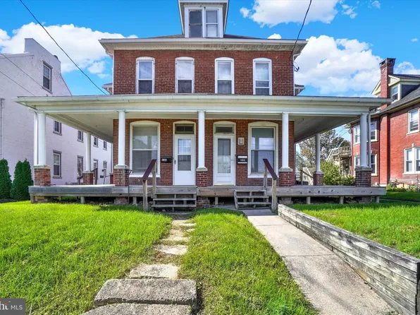 138 N Market St, Elizabethtown, PA 17022