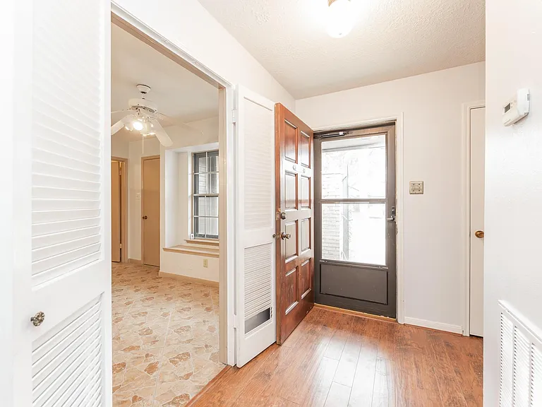 6818 Brockington Dr — Photo 5
