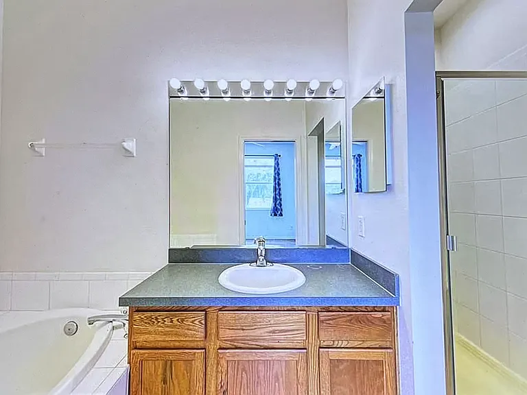 3934 Yellowstone Cir — Photo 9
