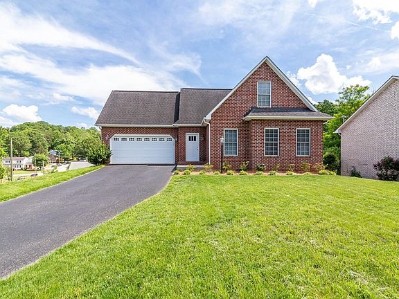 2nd image of 1712 McMillian Ct NW