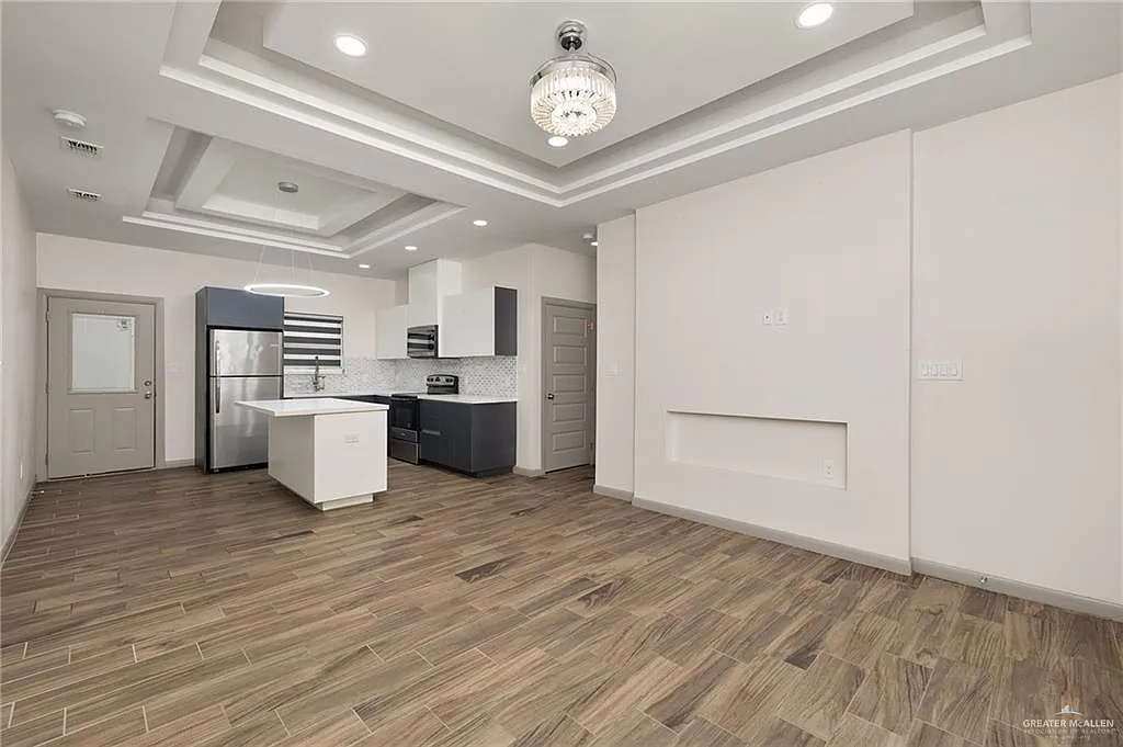 3 bed, 2.0 bath, 1080 sqft, $1,250 — Photo 4