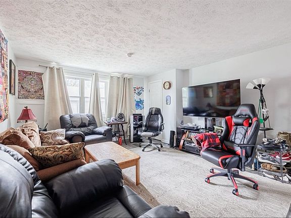 2nd image of 15 Elm St APT 4