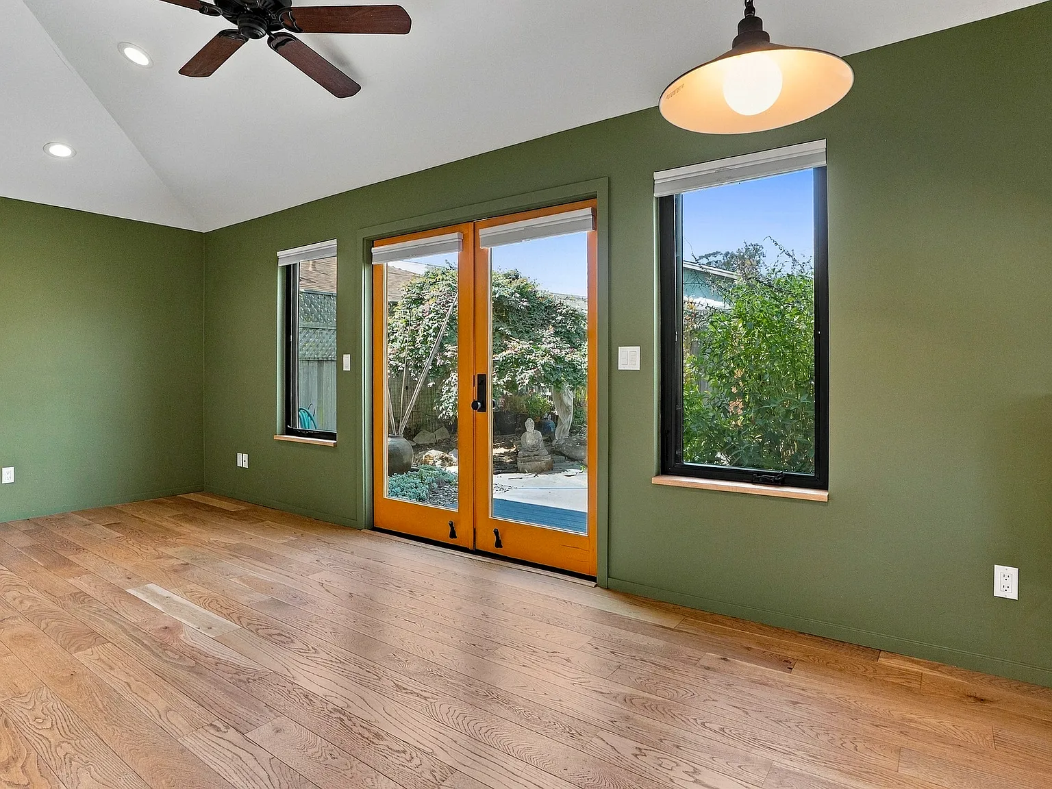 1 bed, 450 sqft, $2,500 — Photo 2