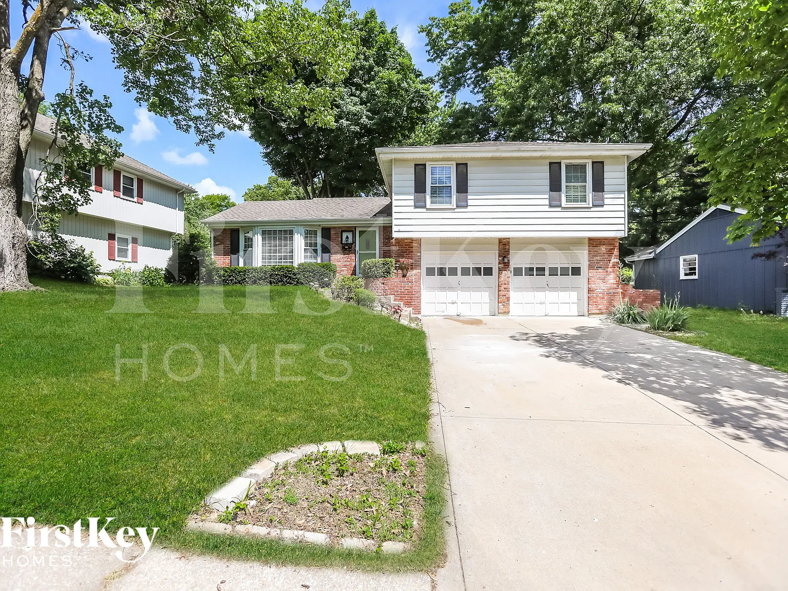 4 bed, 2.5 bath, 1571 sqft, $2,355 — Photo 1