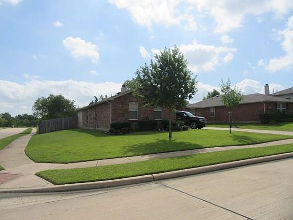 2nd image of 2504 Comstock Ln