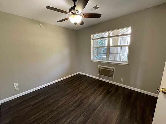 4th image of 545 Valley View Rd #201