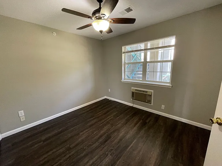 545 Valley View Rd #201 — Photo 4