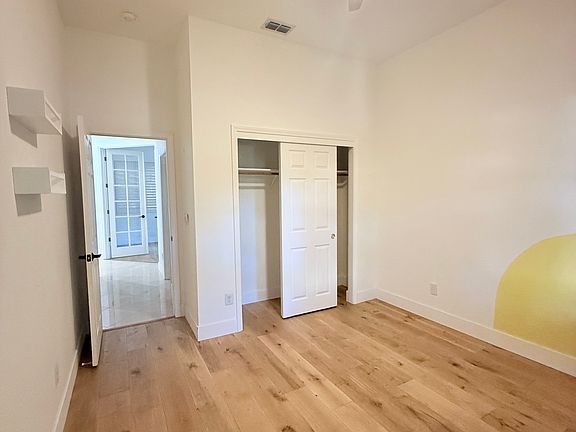 5th image of 2513 Campden Way