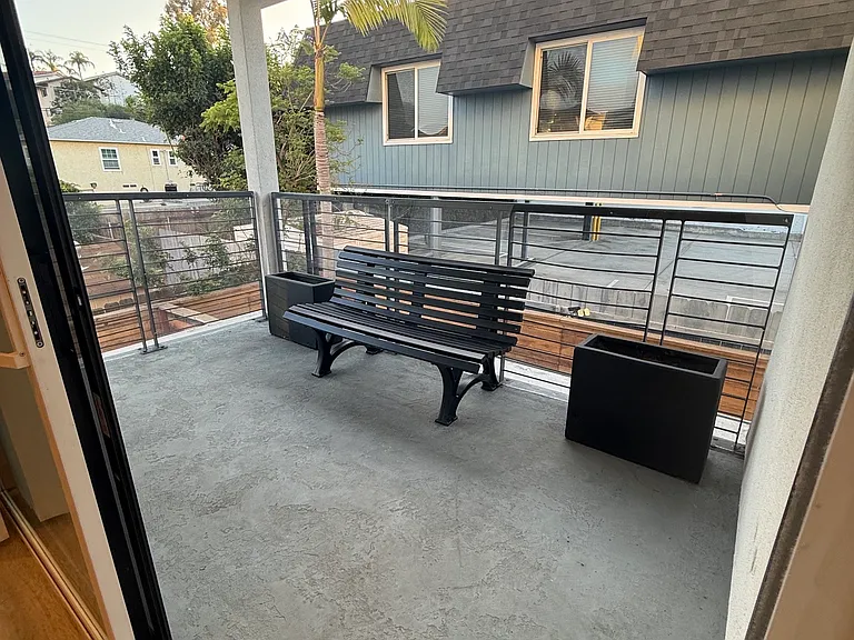 University Row Homes — Photo 6