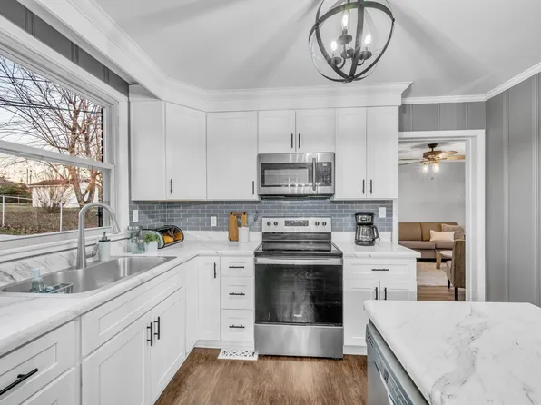 555 Ashe Ave, New Johnsonville, TN 37134