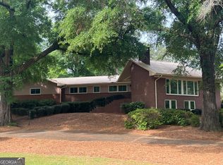 1408 Edgewood Dr, Dublin, GA 31021