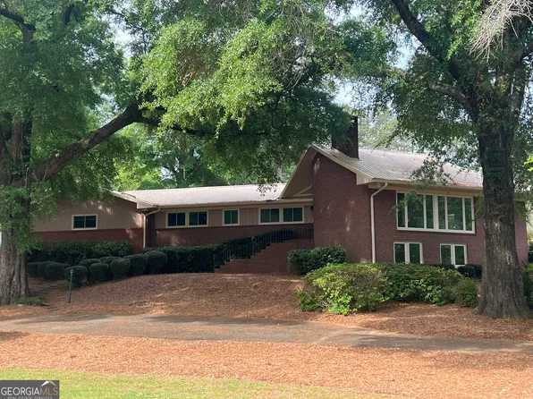 1408 Edgewood Dr, Dublin, GA 31021