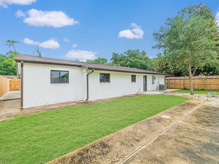 10055 Larston St — Photo 24