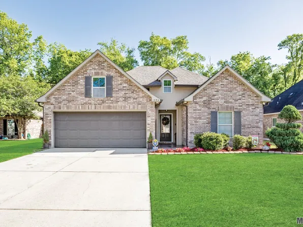 1394 Rue Riviere Dr, Port Allen, LA 70767