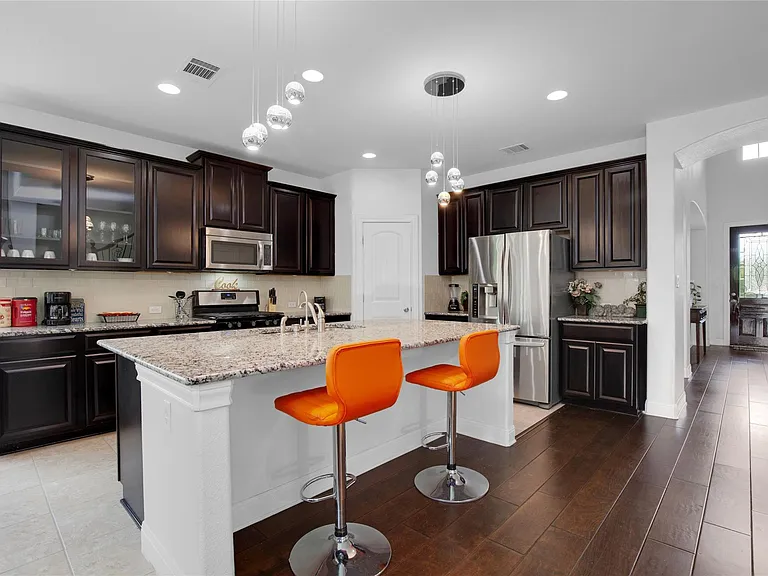 5724 Siragusa Dr — Photo 12