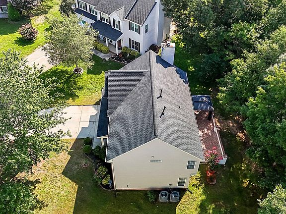 4th image of 22 Gwendolyn Cir
