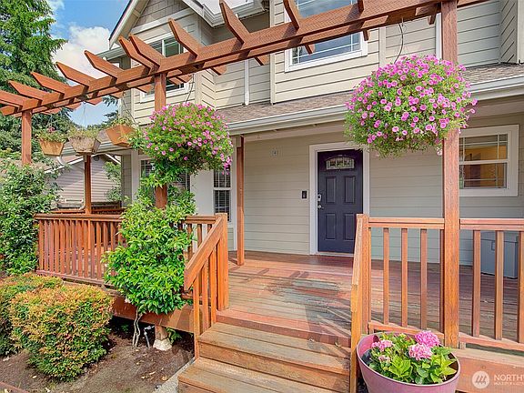2nd image of 1117 24th Avenue SE