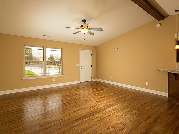 3rd image of 1736 Chelsa Dr NE