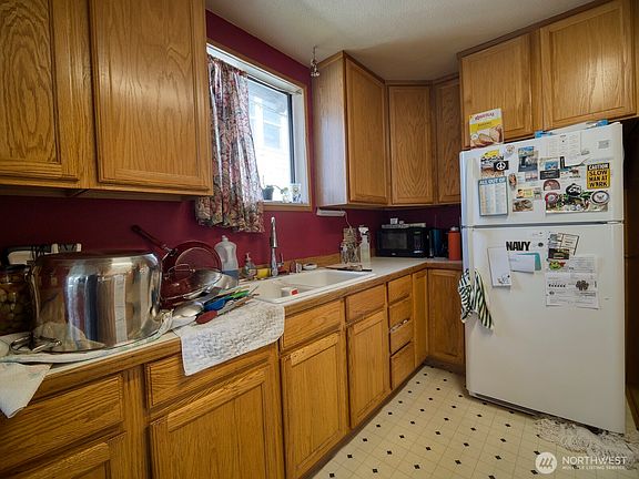 4th image of 620 Monroe Street