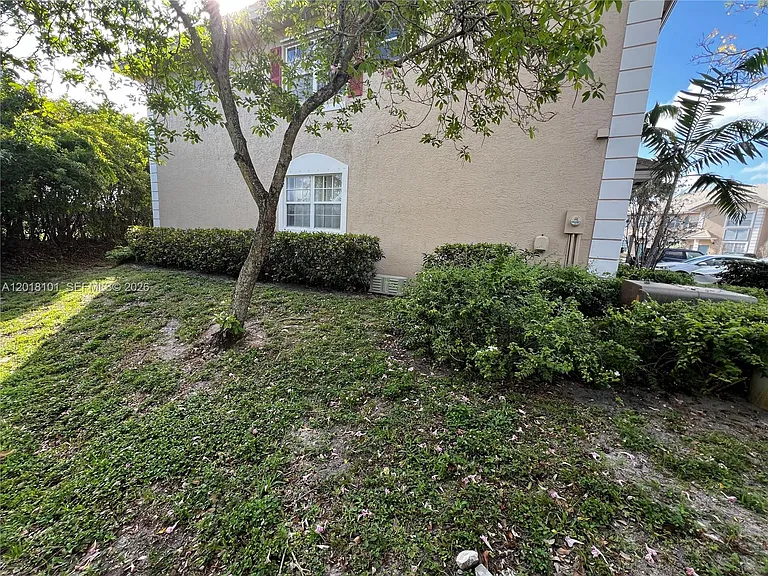 681 NW 42nd Ave #- — Photo 36