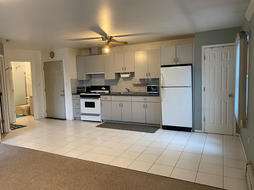 1st image of 321 Maple Ave