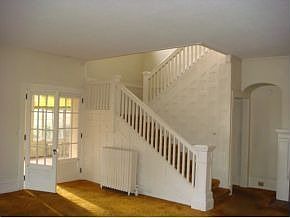 3rd image of 601 E Watauga Ave