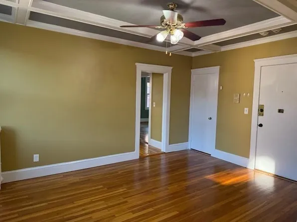 130 Sutherland Rd APT 5, Brighton, MA 02135