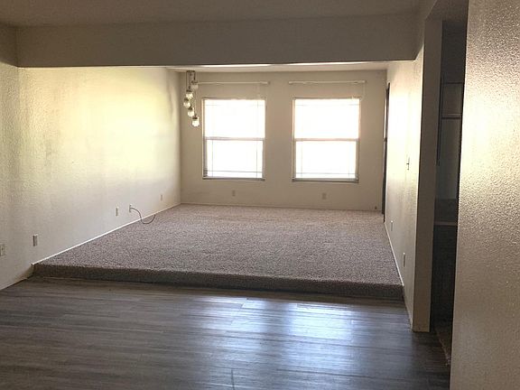 3rd image of 4333 Hillside Dr